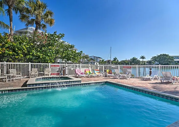 8th Floor Penthouse, Walk To Clearwater
