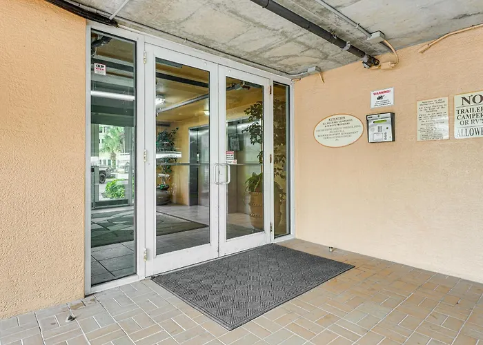 8th Floor Penthouse, Walk To Clearwater Clearwater Beach