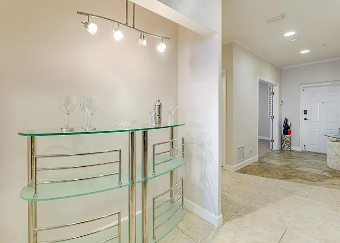 8th Floor Penthouse, Walk To Clearwater * Clearwater Beach