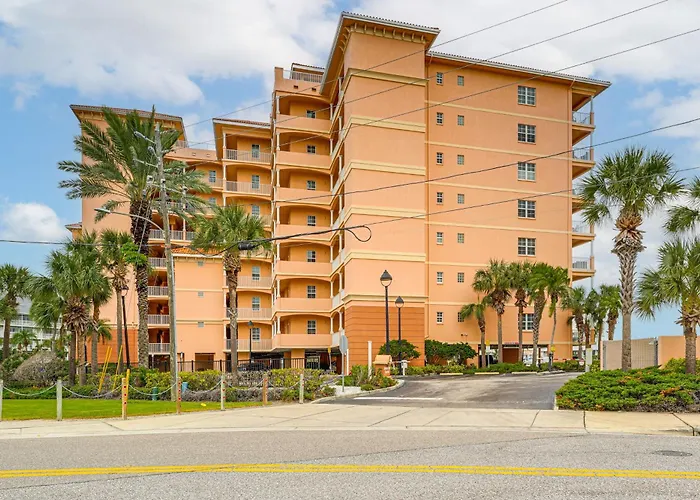 8th Floor Penthouse, Walk To Clearwater