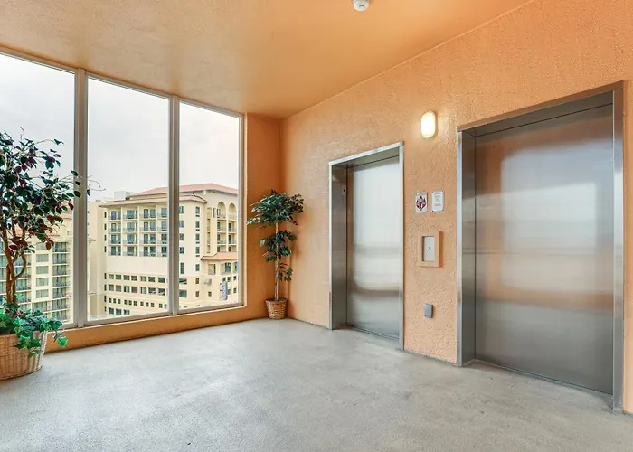 8th Floor Penthouse, Walk To Clearwater Clearwater Beach